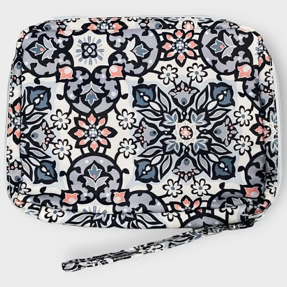 Vera Bradley Lisbon Medallion Lighten Up Wipes Pouch Blue Makeup Travel Bag New